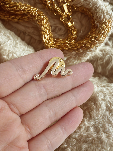 Logo brooch pin